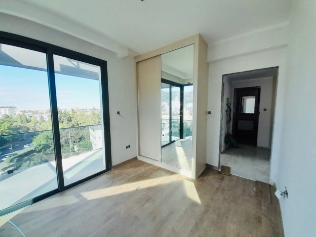 Girne Merkez'de Satılık Lüks Penthouse - Şehir ve Doğa Manzarası! - Fotoğraf 3