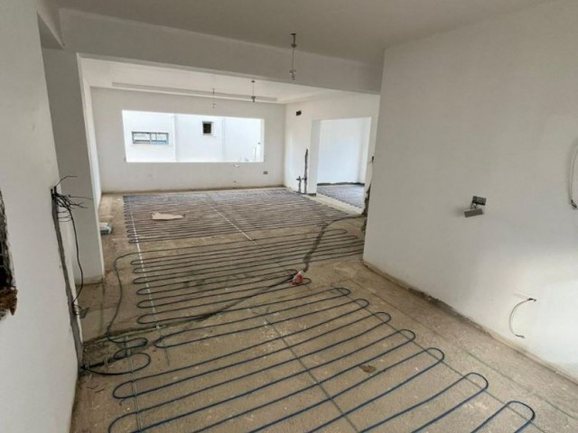 Gazimağusa'nın Yeni Boğaziçi Bölgesinde Lüks 5+1 Villa Satılık! - Fotoğraf 4