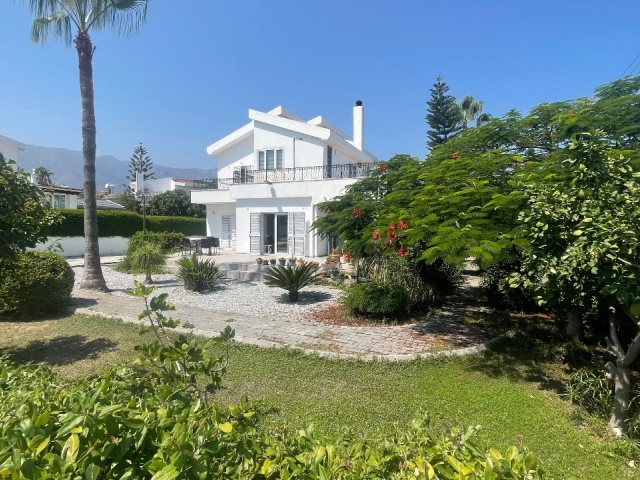 Girne Zeytinlik'te Doğa Manzaralı Eşyalı Villa - Fırsatı Kaçırmayın!