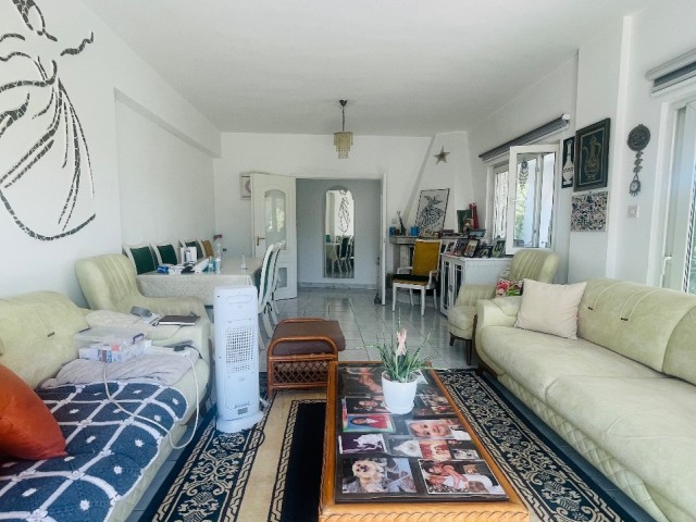 Girne Zeytinlik'te Doğa Manzaralı Eşyalı Villa - Fırsatı Kaçırmayın! - Fotoğraf 3