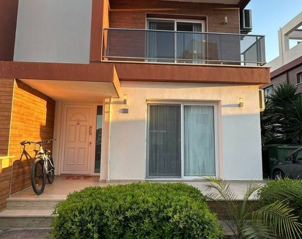 Iskele, Long Beach Royal Sune Site (3+1) ikiz Villa, Kocan hazır
