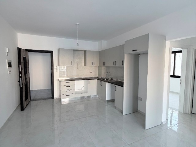 Lefkoşa Hamitköy'de Yatırım Fırsatı! Eşyasız, Dağ Manzaralı 2+1 Daire - Fotoğraf 2