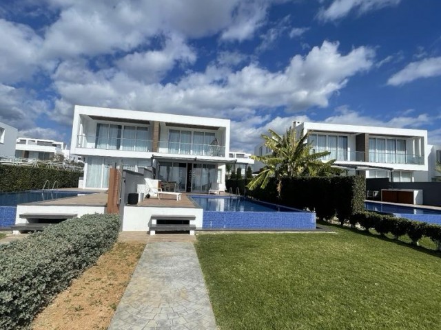 İskelenin en nezih sitesinde satılık 3+1 özel havuzlu villa . - Fotoğraf 4