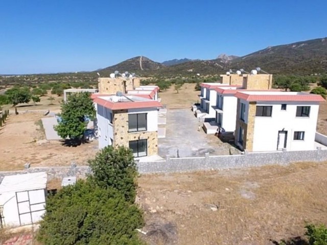 Tatlı su bölgesinde kaçırılmayacak fırsat 3+1 ortak havuzlu satılık villa