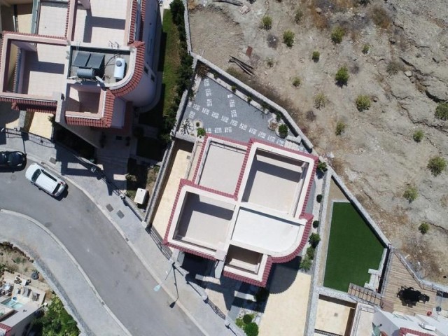 Lefkoşa Hamitköyde Kaçırılmayacak Fırsat Olan Yeni Tamamlanmış 3+1 Geniş Bahçeli ve Teraslı Villa!