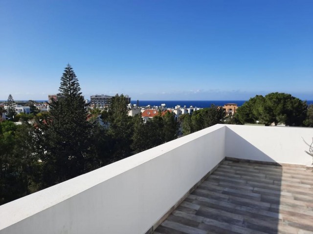 Girne Karaoğlanoğlu'nda Türk Tapulu ve Özel Havuzlu Satılık Lüks 3+1 Tripleks Villa - Fotoğraf 3