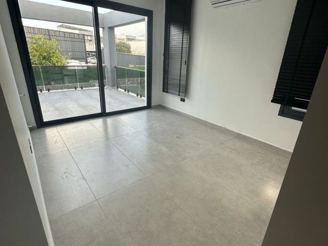 GİRNE ALSANCAKTA ÖZEL HAVUZLU 4+1 SATILIK VİLLA