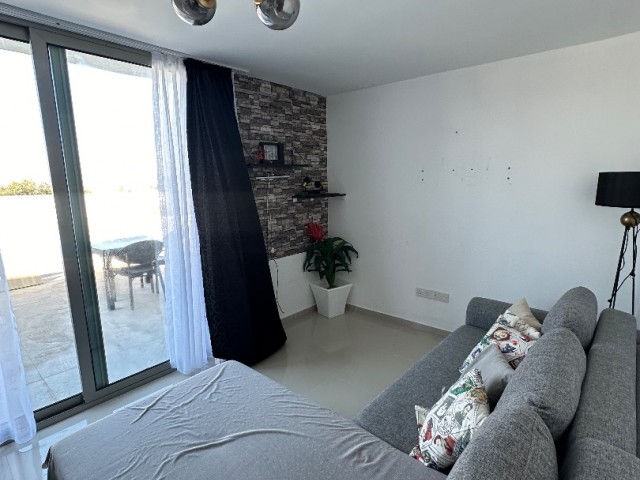 Girne Karaoglanoglu'da havuzlu bir sitede 3+2 lüks triplex ikiz villa, - Fotoğraf 4