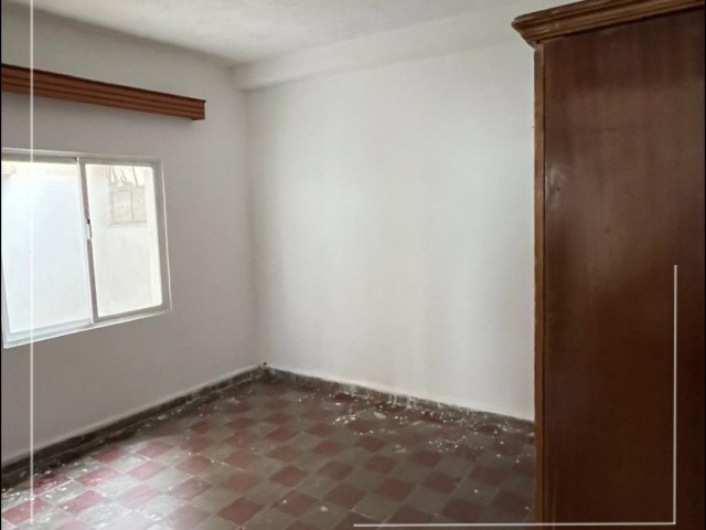 📍Gazimağusa / Sakarya – 🏡Satılık 6+2 Müstakil Ev |🪙Yatırım Fırsatı |🏗️5 Kat İmar İzinli |💷200.000 £ | KIZILÖRS INVESTMENT - Fotoğraf 2