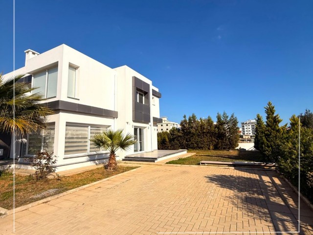 Yeniboğaziçi’nde Satılık Lüks Villa | Tam Arsa Üzerine Müstakil Yaşam - Fotoğraf 2