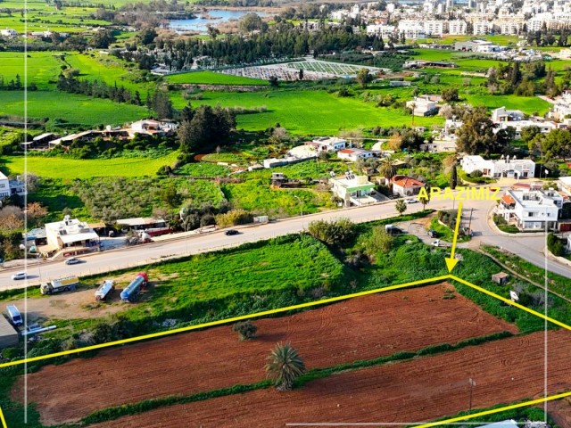 Gazimağusa 2,5 Mil Yol Üstünde Satılık 5 Dönüm 2 Evlek Arazi