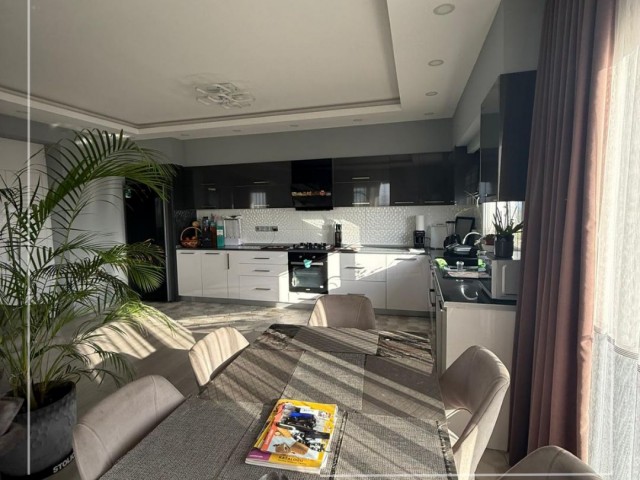 🏙️Erbatu Aysergi Tower Apartmanı, 📍Gazimağusa / Yeniboğaziçi -📜 Koçanı Hazır Satılık 3+1 Dublex Penthouse |🛋️Eşyalı & Mobilyalı |💷155.000 £ | KIZILÖRS INVESTMENT