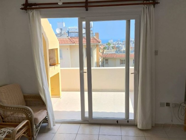 Girne merkez de Barış park Yeni Nusmar market yakını 2+1 Deniz manzaralı satılık penthouse - Fotoğraf 3