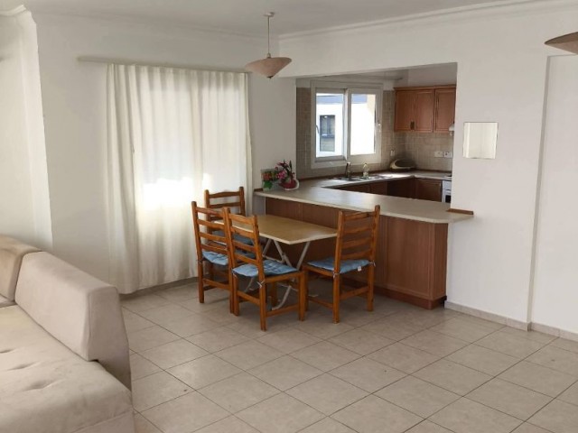 Girne merkez de Barış park Yeni Nusmar market yakını 2+1 Deniz manzaralı satılık penthouse - Fotoğraf 4