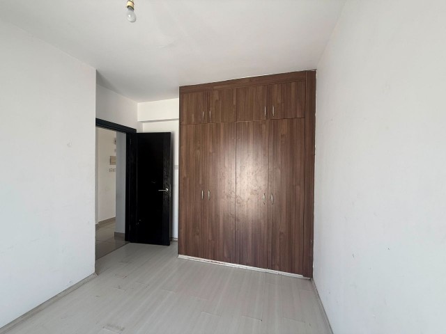 Küçük Kaymaklı'da Türk Koçanlı 2+1 Penthouse Satılık Daire - Fotoğraf 3