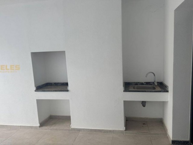 Olive Court, Yeni Boğaziçi`nde 3 Yatak Odalı Daire SA-3-0524