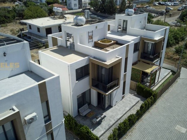 Alsancak bölgesinde modern 4+1 villa SV-4-0318