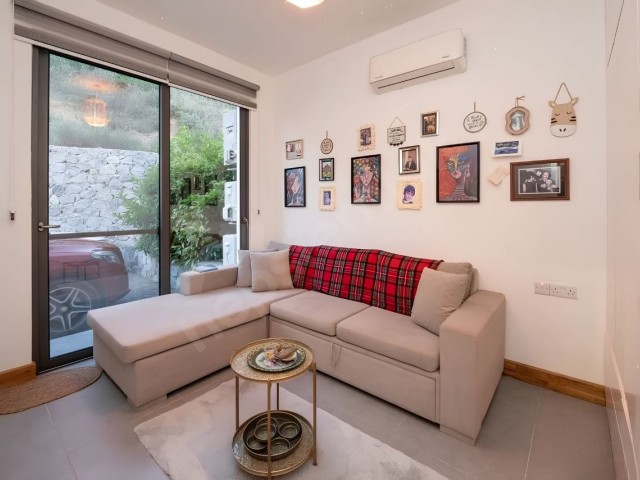Bellapais'te Satılık 3+1 Full Eşyalı, Havuzlu ve Modern Lüks Villa - Fotoğraf 3