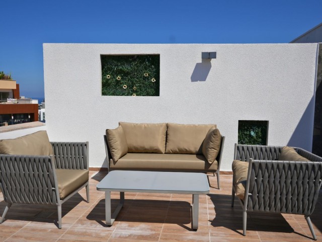 Yukarı Girne’de Full Eşyalı, Özel Havuzlu & Kapanmaz Manzaralı 3+1 Penthouse! - Fotoğraf 4