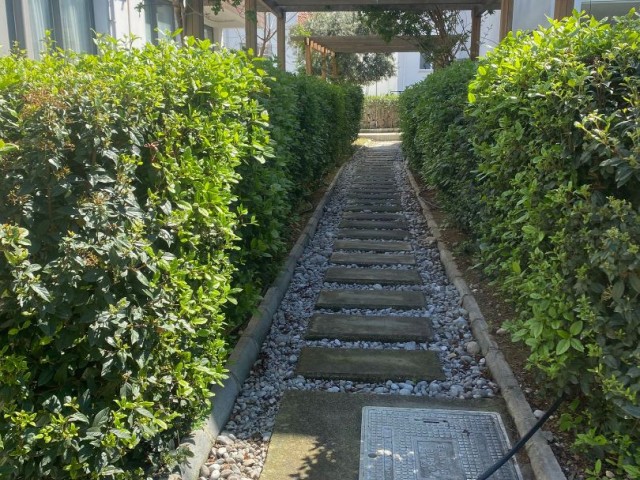 Girne Zeytinlik'te Şehir Manzaralı Modern Site Zeytin Homes kaçırılmayacak fırsat 2+1 Daire (kdv+trafo ödenmiş)krediye uygun - Fotoğraf 2