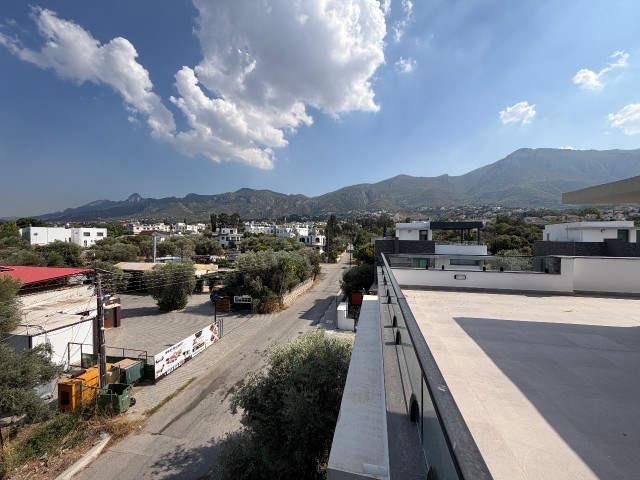 Girne Ozanköy'de Satılık 3+1 Havuzlu Villa - Fotoğraf 3