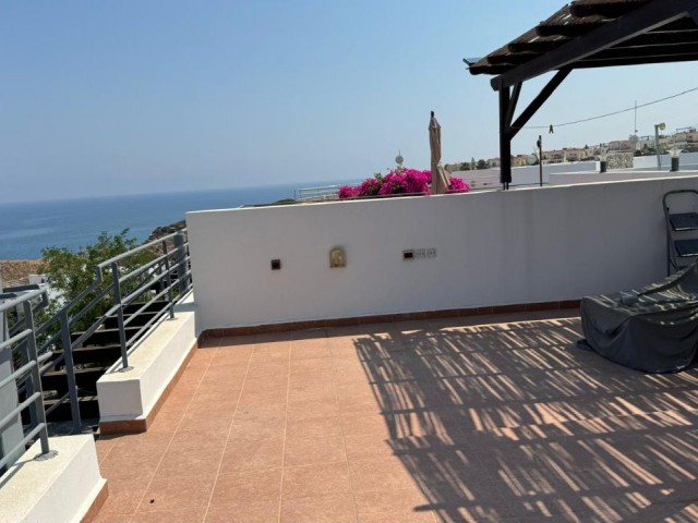 Bahçeli'de, Palm Bay View'da aranan sahil geliştirme bölgesinde 2 adet çift kişilik yatak odalı güzel bir Penthouse daireye sahip olmak için harika bir fırsat. Müstakil tapulu ve doğrudan taşınmaya hazır, sitede 2 harika restoran, büyük ortak havuz, spor salonu, plaja inen merdivenler - Fotoğraf 4