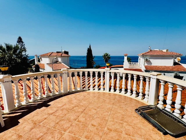 Denize Sadece Birkaç Adım Mesafede, Akdeniz Ruhunu Taşıyan Özel Bir Villa - Fotoğraf 2