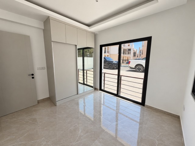 Girne Lapta Bölgesinde Denize 800 m Uzaklıkta 2+1 Satılık Yeni Bitmiş Daire