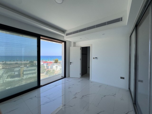 İskele Long Beach'de Deniz Manzaralı Jakuzili Sahibinden Satılık 1+1 Lüks Penthouse - Fotoğraf 3