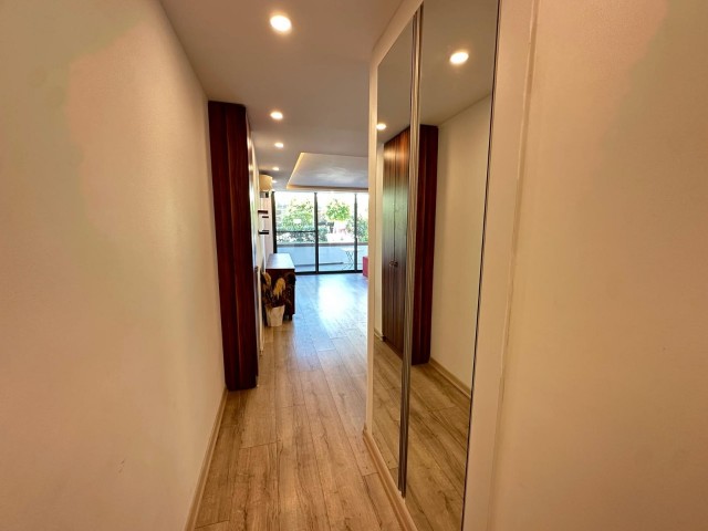 Girne Yukarı Girne'de 1+1 Ful Eşyalı Daire: Rahat ve Güvenli Yaşam Alanı! - Fotoğraf 3