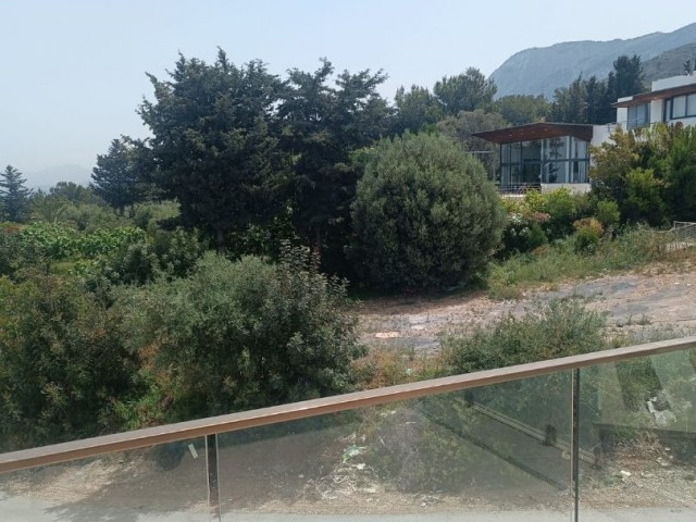 Yukarı Girne 4 yatak odalı taşınmaya hazır villa - Fotoğraf 3