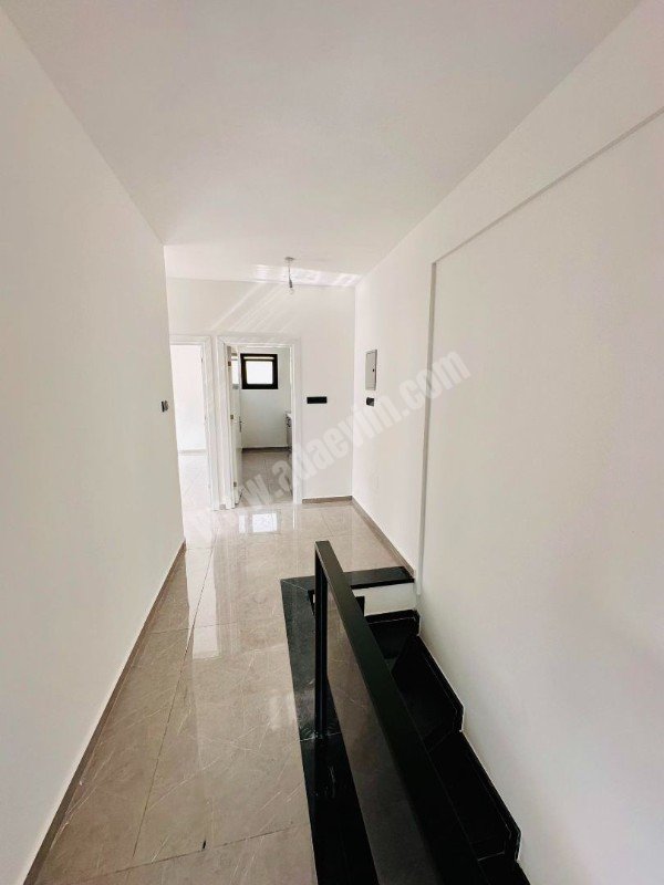 Gönyeli Bölgesi İrmar Market Karşısında Bulunan Geniş Bahçeye Sahip Tek Müstakil 2 Adet Villamız Satışta