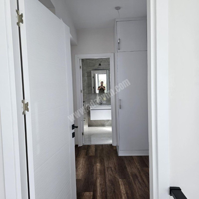 Girne Alsancak Bölgesinde Merit Royal Hotel Üst Taraafı 3 Yatak Odalı Havuzlu Son Villa Satılık