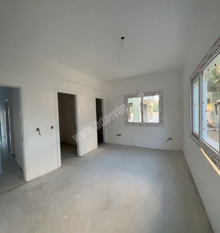 Gönyeli Bölgesinde 135 m2 , 3 Yatak Odalı ,Son 2 Zemin Kat oplamda 4 Daireden Oluşan Projemizdeki Daireler Satılık