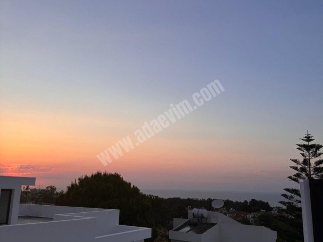 Çatalköy'de 4+1 Bahçeli Satılık Villa