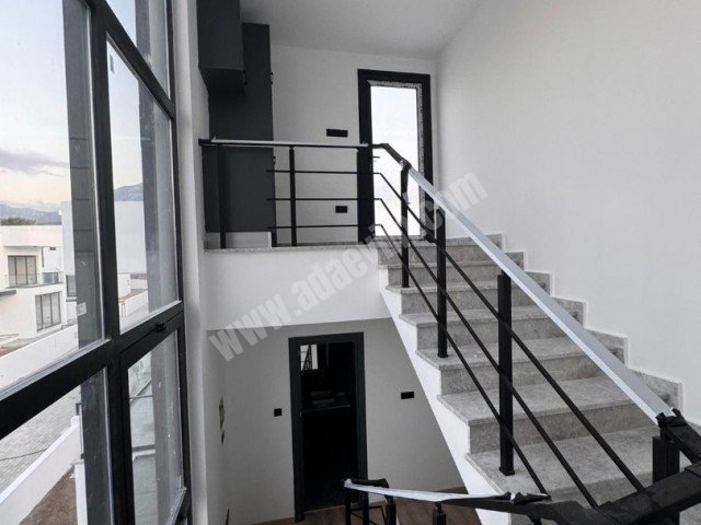 Çatalköy'de 4+1 Bahçeli Satılık Villa