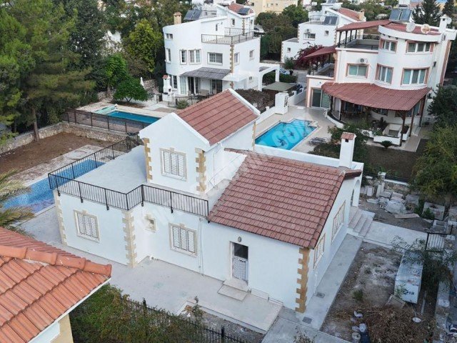 Karşıyaka'da 3+1 Tam Müstakil Villa