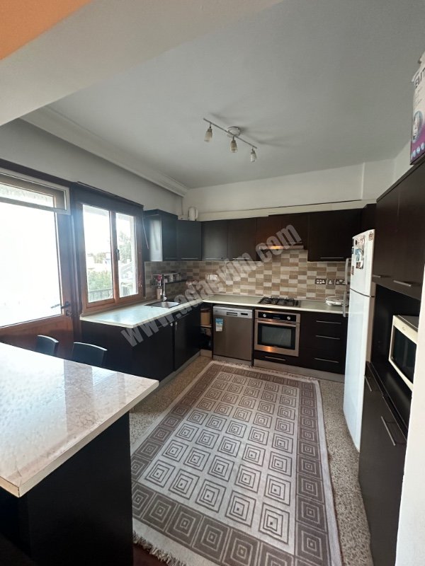 Girne Merkezde Eşyalı Akçiçek Hastahane Karşısı Kiralık 2+1 Daire