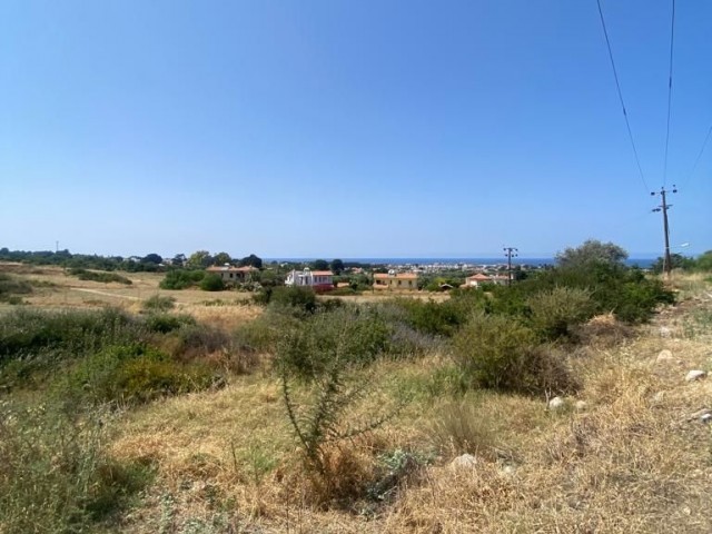 Girne/Karşıyaka'da satılık 15 dönüm 2 evlek arazi