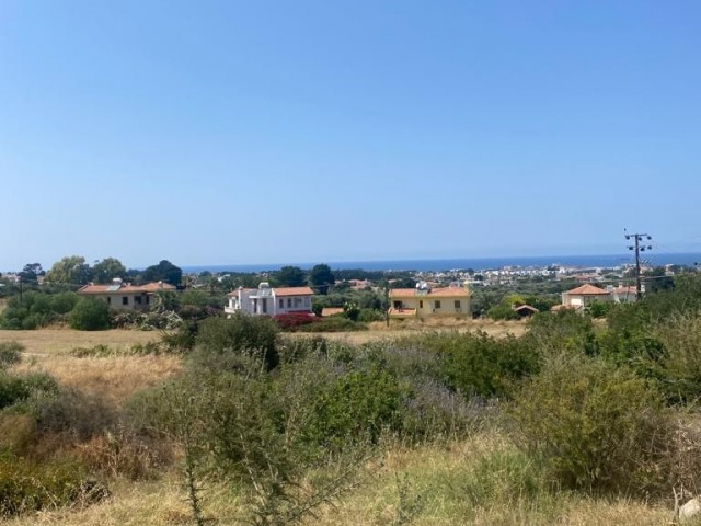 Girne/Karşıyaka'da satılık 15 dönüm 2 evlek arazi