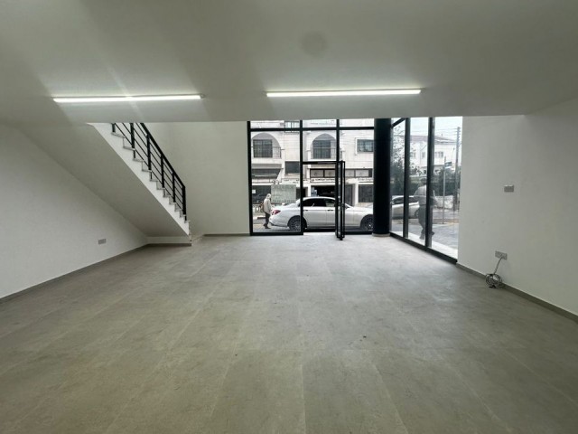 Girne merkezde kiralık yeni dükkan