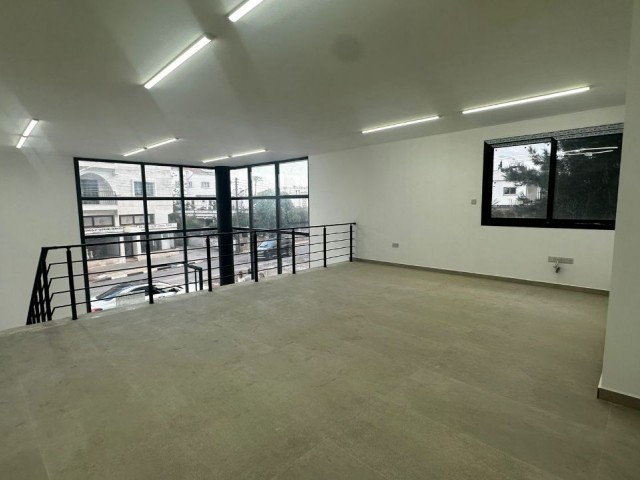 Girne merkezde kiralık yeni dükkan