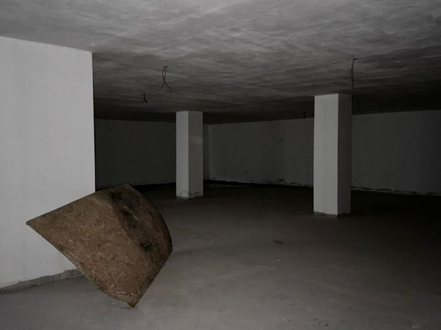 Girne merkezde kiralık lüks dükkan .Ana yol üstü