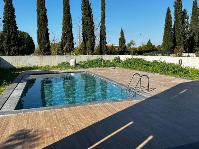 Lapta'da denize yakın satılık lüks villa