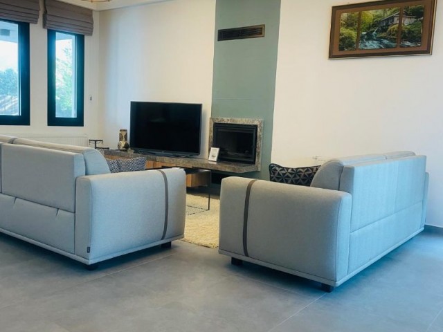 Girne Zeytinlik'te 4+1 kiralık villa - Fotoğraf 2