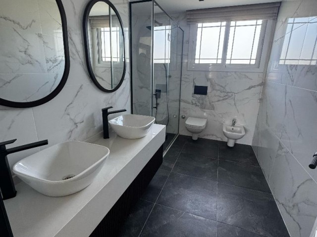 Zeytinlik bölgesinde satılık özel havuzlu Türk tapulu villa