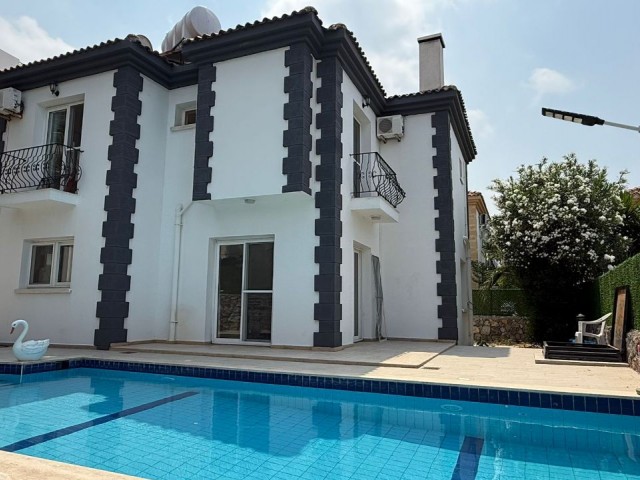 Lapta’da özel havuzlu 3+1 villa