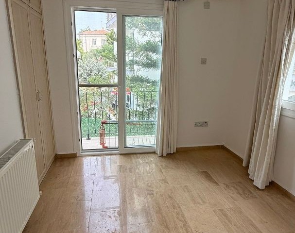 Lapta’da özel havuzlu 3+1 villa