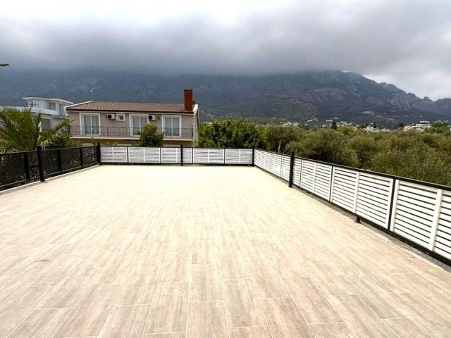 Lapta bölgesinde satılık geniş teraslı daire