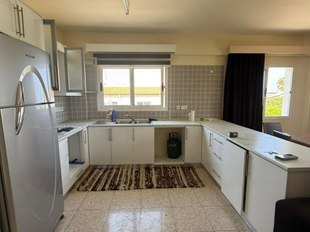 GAU'ye yürüme mesafesinde kiralık 2+1 geniş daire